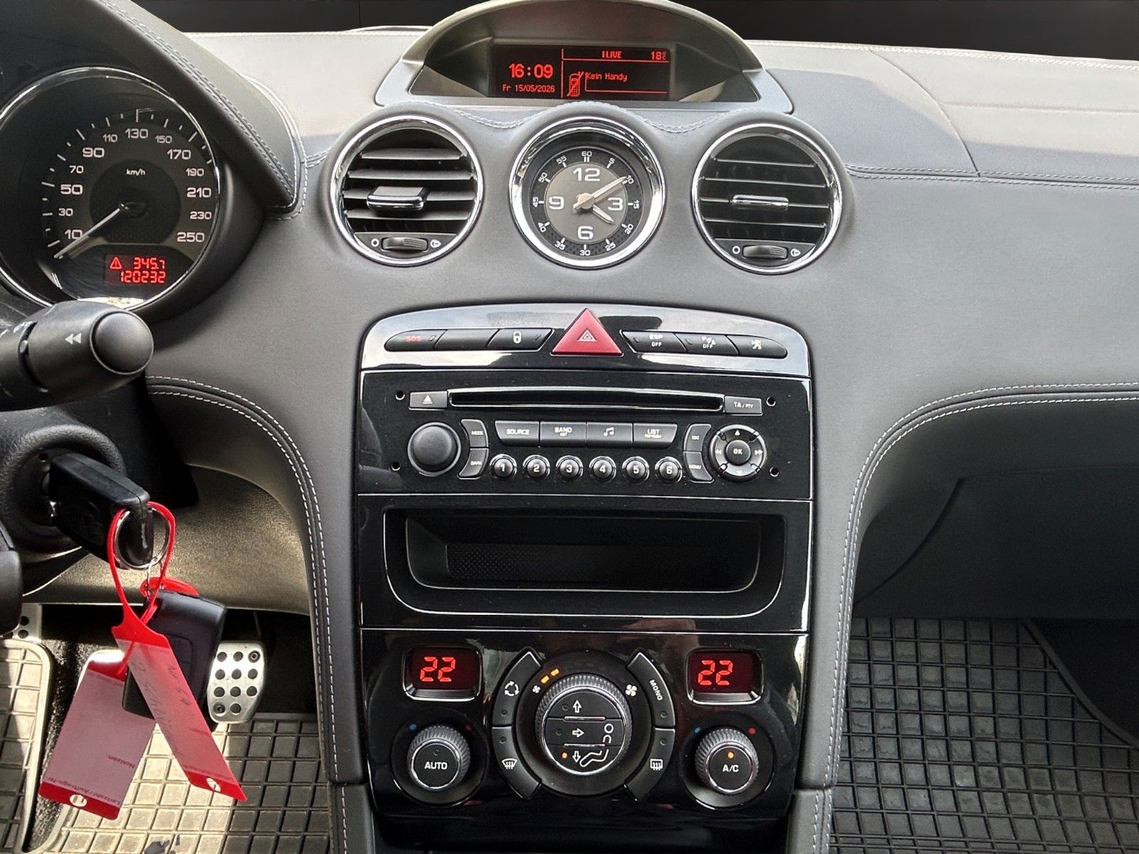Fahrzeugabbildung Peugeot RCZ 200 Klimaaut/el Ledersitze/Shz/Xenon/
