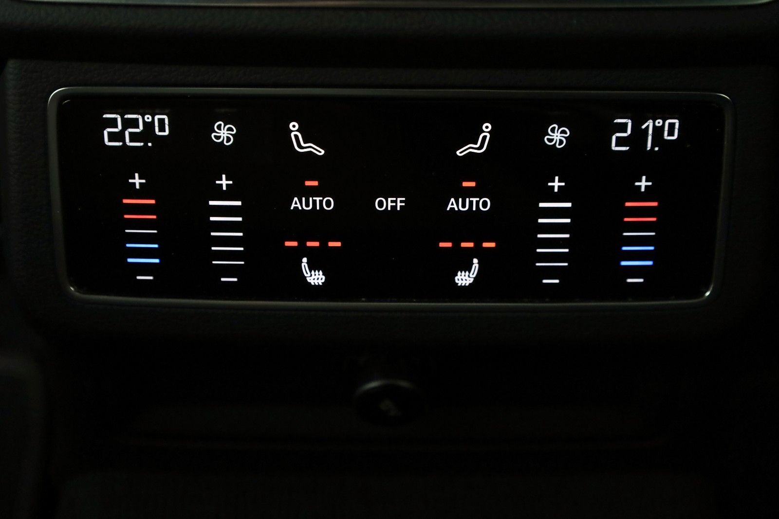 Fahrzeugabbildung Audi A6 Avant 40TDI S Line T.Leder,Navi,LED,Kamera,WR