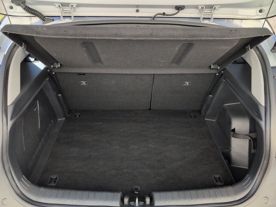 Fahrzeugabbildung Hyundai BAYON 1.0T AT INTRO NAV/PLUS-P BOSE GARANTIE6/28