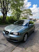Seat Ibiza 1.4 Benzin 66 TKM  sehr gepfle... - Seat Ibiza aus 2005