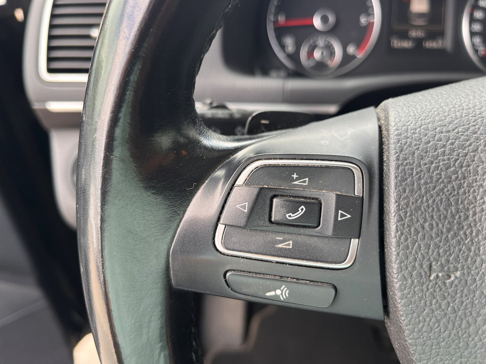 Fahrzeugabbildung Volkswagen Touran Highline BMT 2.0 TDi DSG