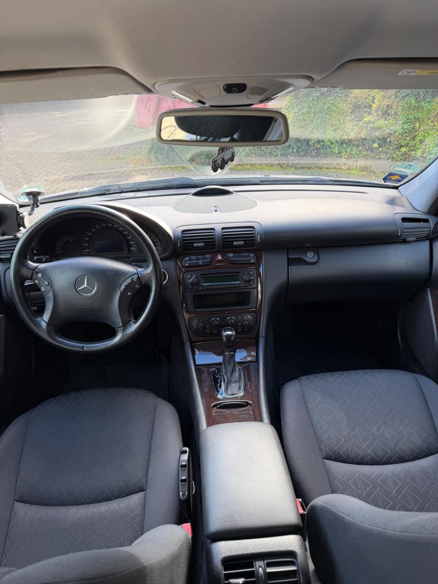 Mercedes-Benz C180 2004 — photo 7