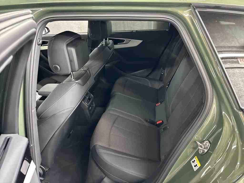 AUDI A4 2024
