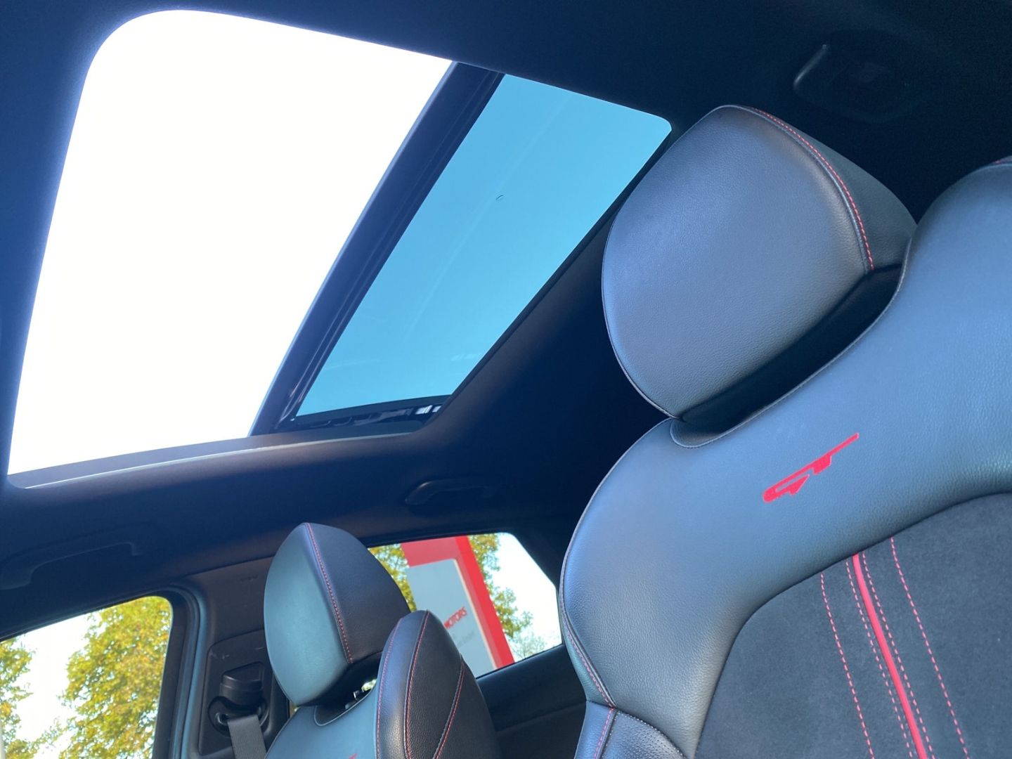 Fahrzeugabbildung Kia ProCeed GT 1.6 T-GDI EU6d *GLASDACH* *ALLWETTERR