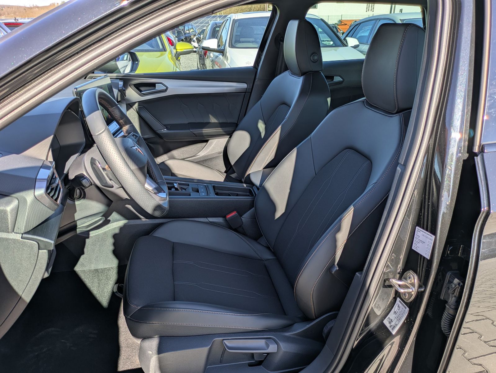 Fahrzeugabbildung CUPRA Leon 1.5 eTSI DSG MATRIX-LED*ACC*APP*KAMERA*18"