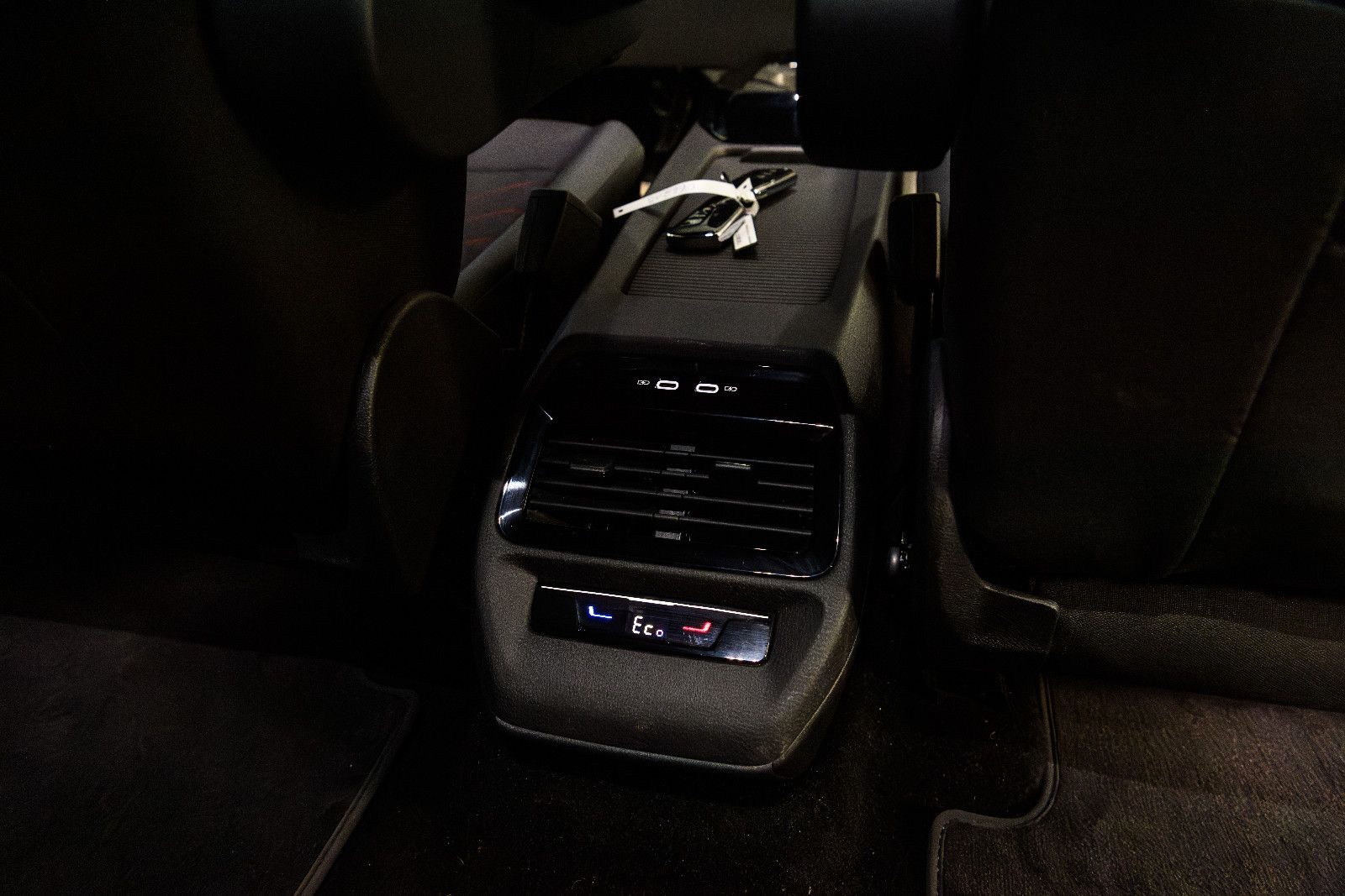 Fahrzeugabbildung Volkswagen ID.4 GTX 4Motion IQ-LED+360°KAM+E-HECK+WÄPU+APP