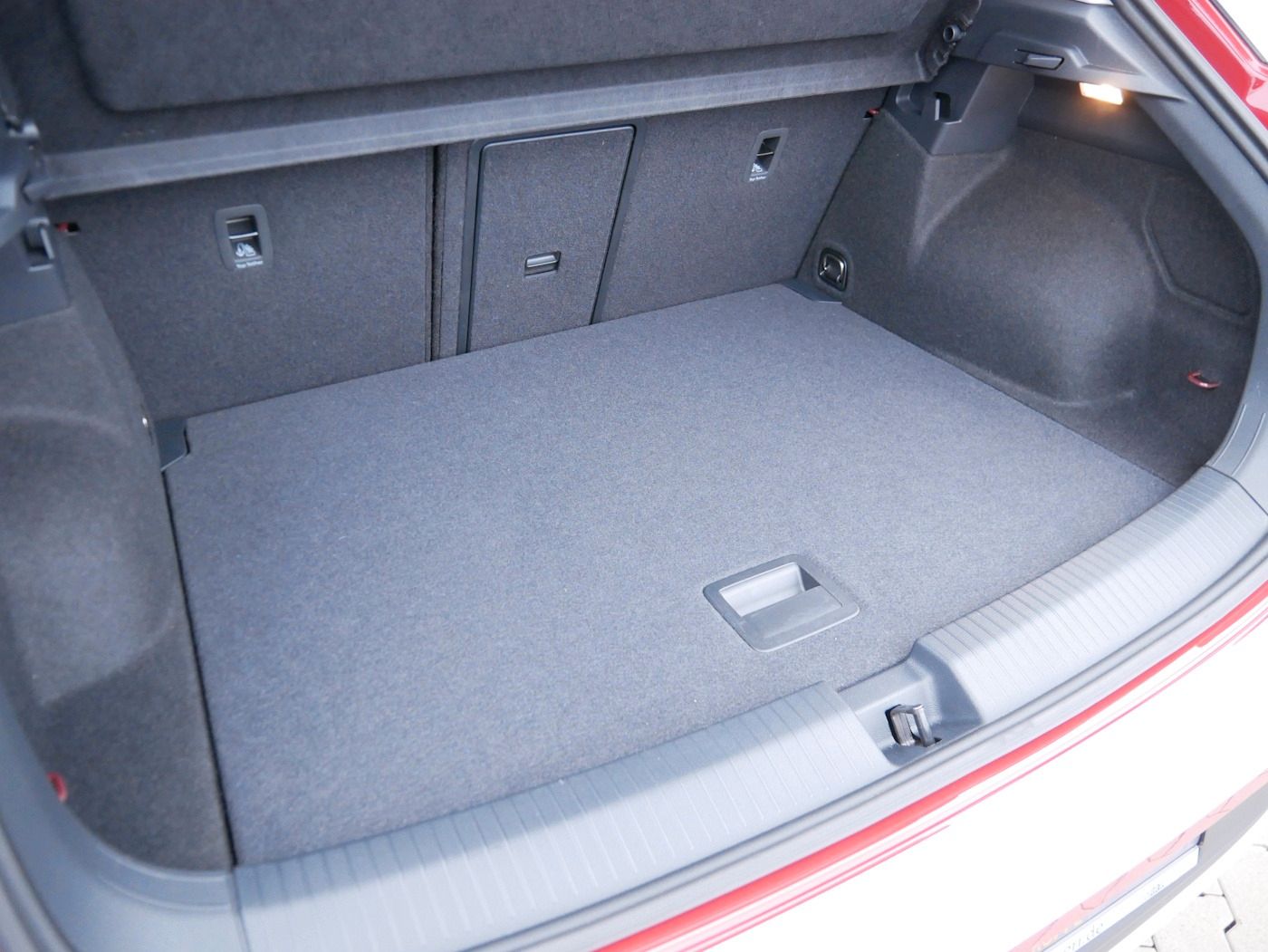 Fahrzeugabbildung Volkswagen T-Roc 1.0 MOVE NEU38T AHK Standheiz ACC LED SHZ