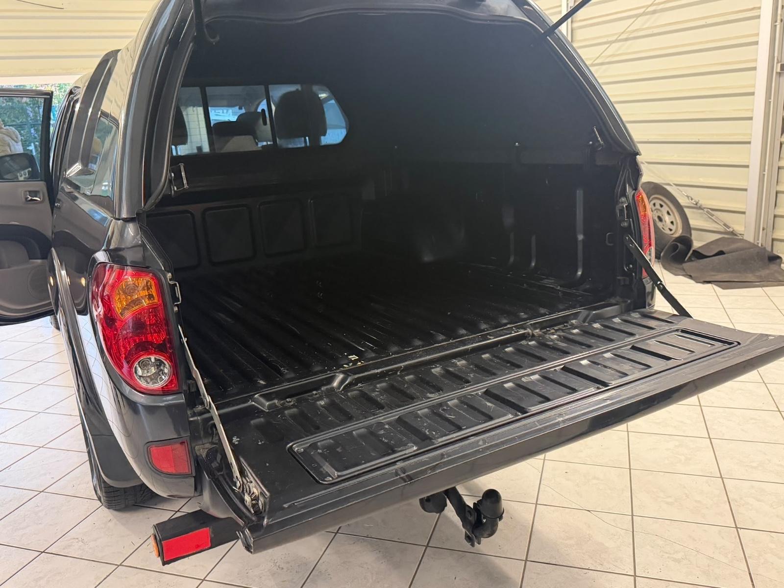 Mitsubishi L200 2.5 DI-D Edition 20 Double Cab | 178 ch | BVM | Cuir | GPS | Hard-top | Attelage | Xénon