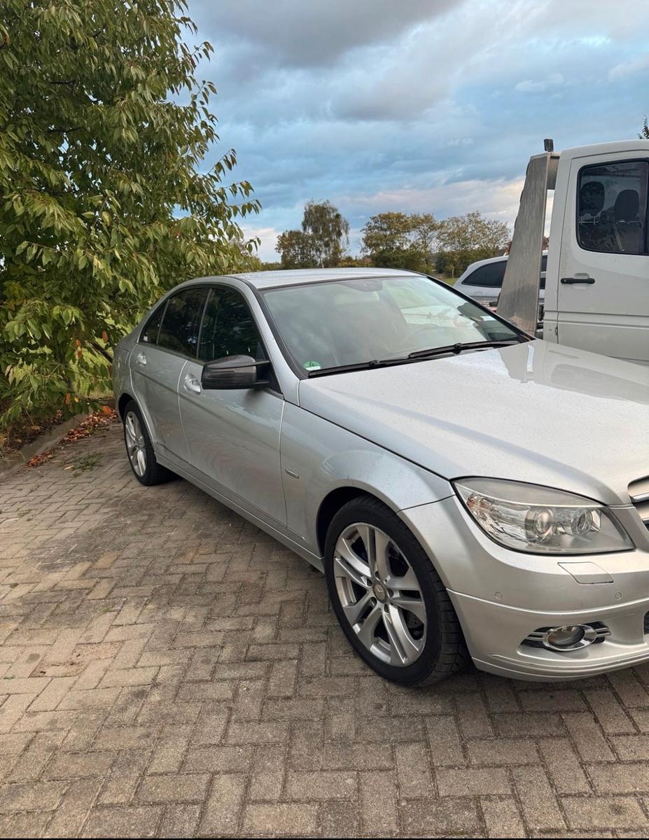 Mercedes-Benz C 220