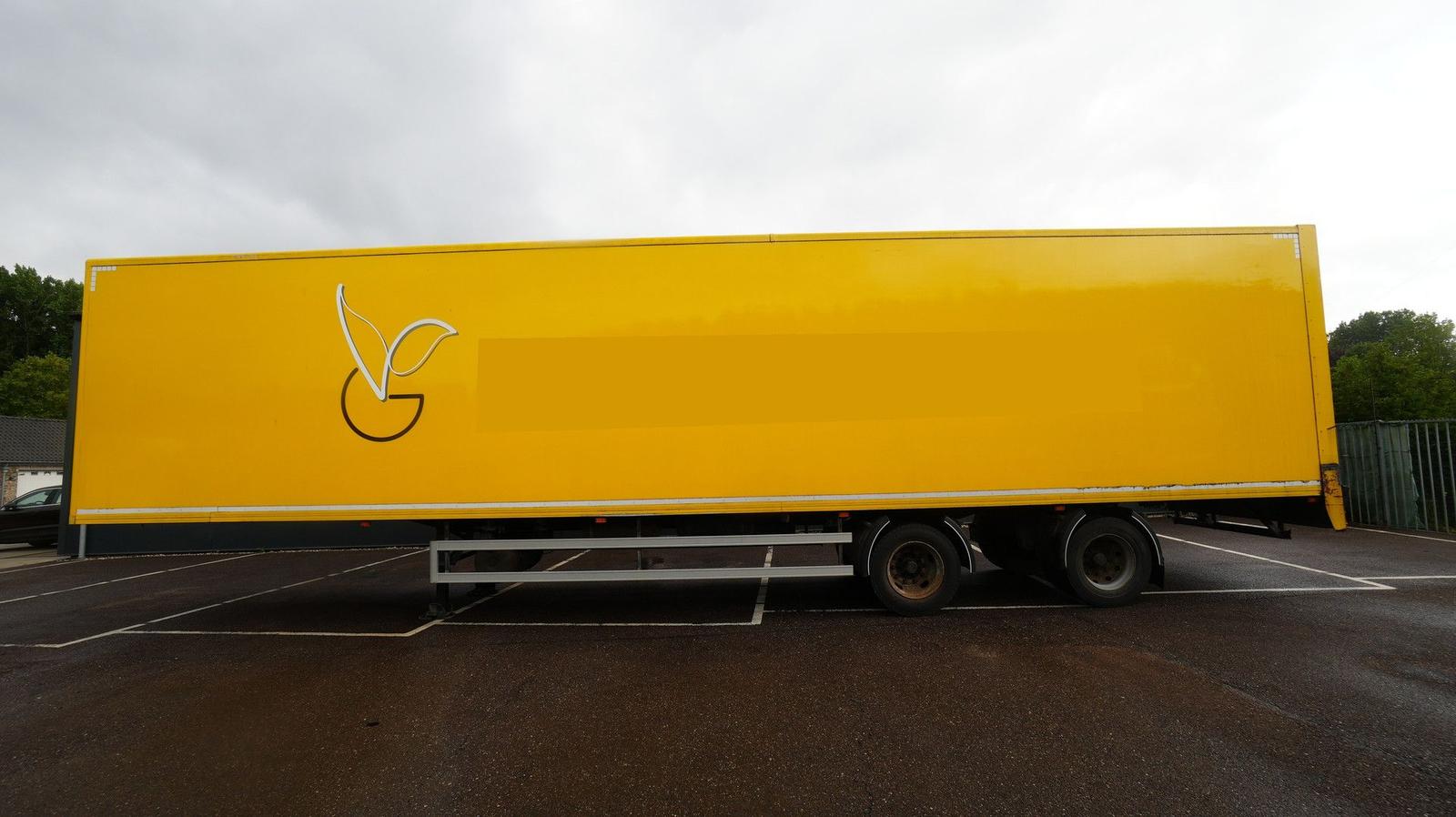 Floor 2 axle closed box