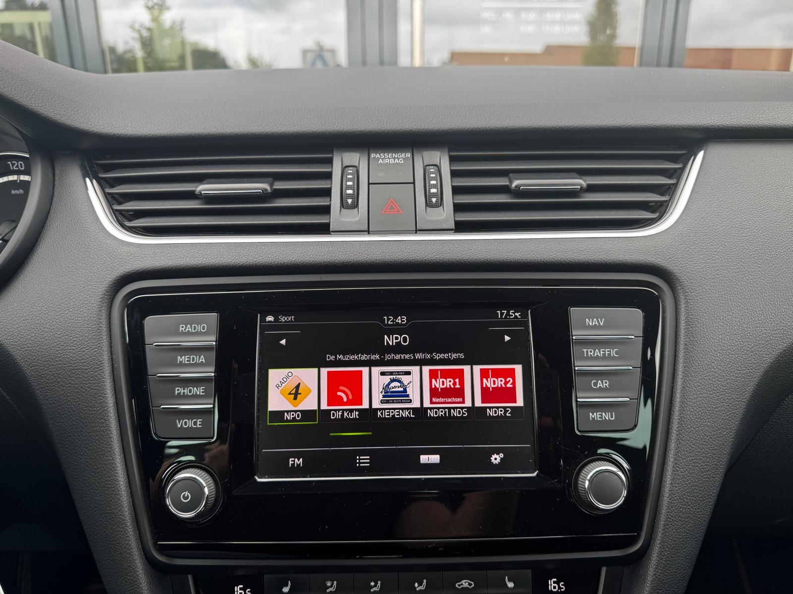 SKODA OCTAVIA - RS - 2.0 TSI 220 CV - XENON - CARPLAY - BVA - PACK SPORT