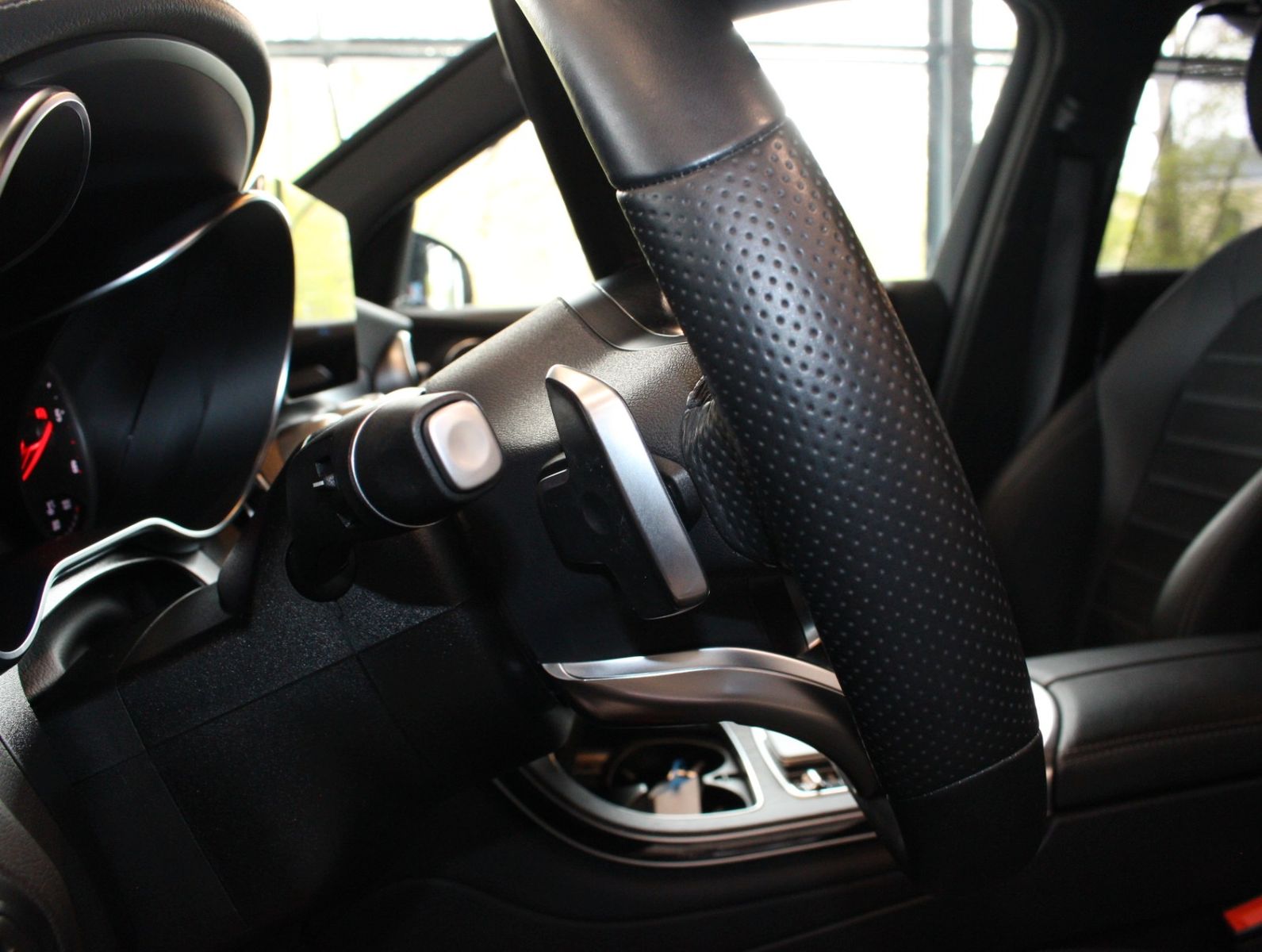 Fahrzeugabbildung Mercedes-Benz GLC 220d 4Matic AMG Line Standhzg.*Distronic*360