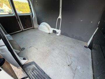 Volkswagen T6 Transporter - 11