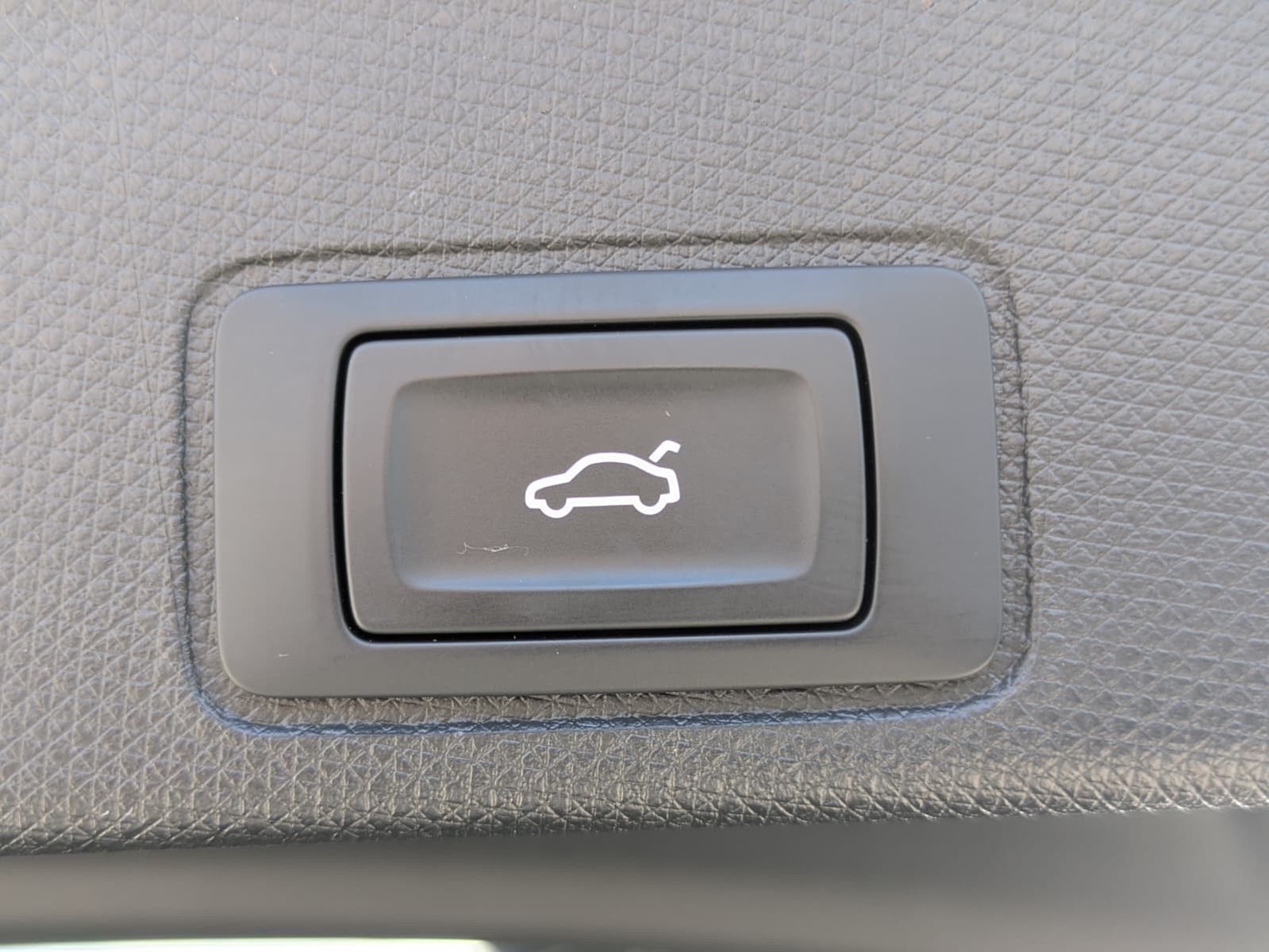 Fahrzeugabbildung CUPRA Terramar 2.0 TSI 4D VZ HUD*MATRIX*PANO*DCC*20"