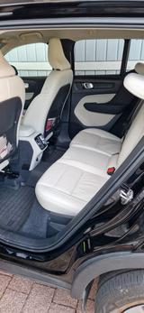 Volvo XC40 B4 Mild-Hybrid, Aut-Geartroinic. Momentum P - Volvo Gebrauchtwagen in Karlsruhe