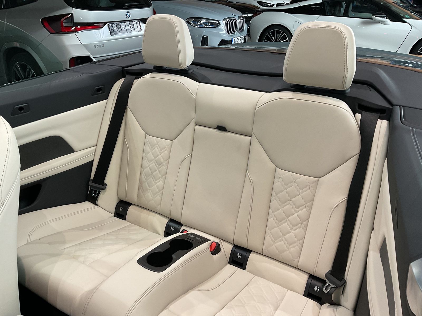 Fahrzeugabbildung BMW M440i xDrive HK HiFi Adap. LED Adap. M Fahrwerk
