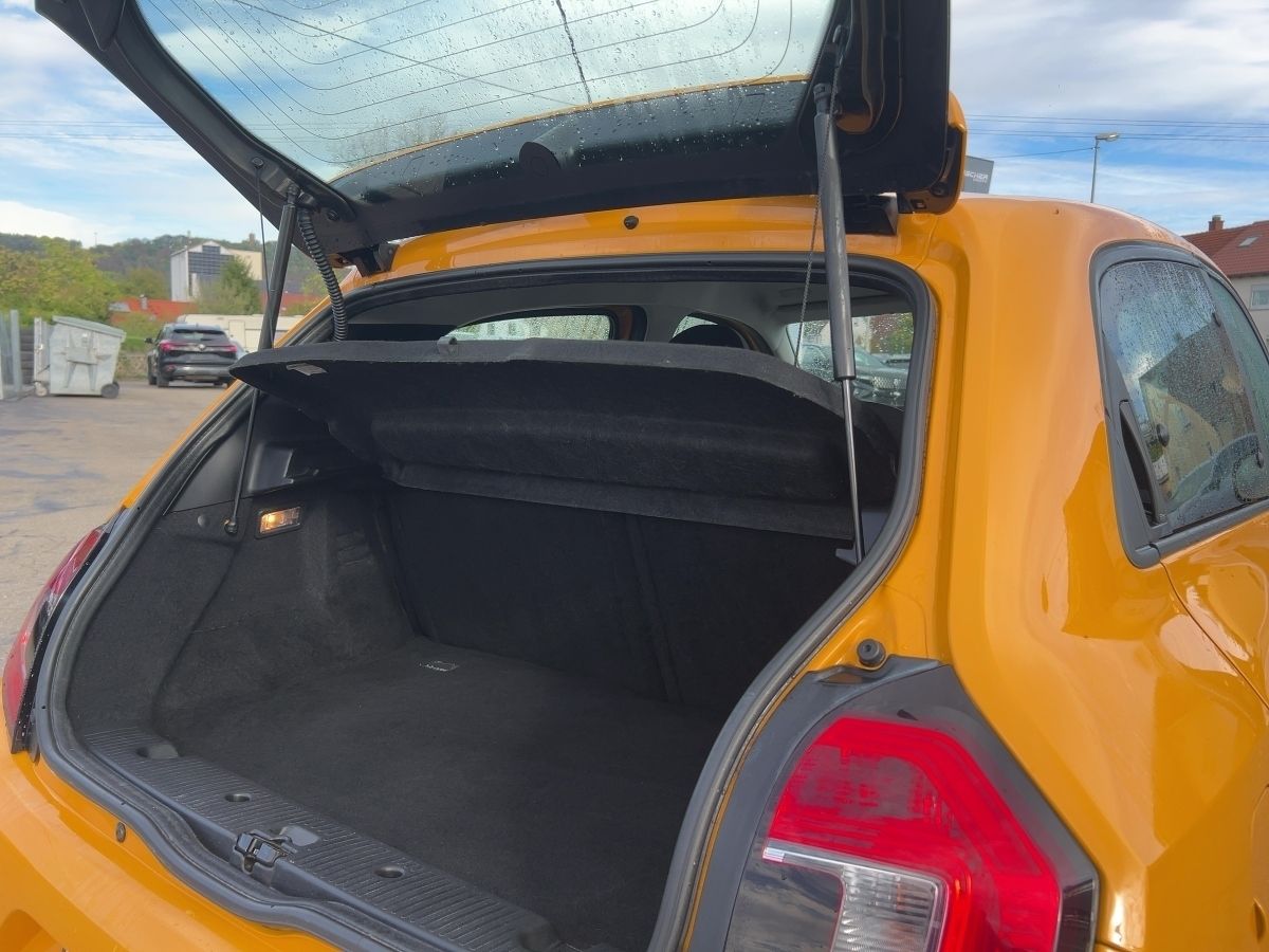 Fahrzeugabbildung Renault Twingo ZEN SCe 65 - mit KI generiert/bearbeitet