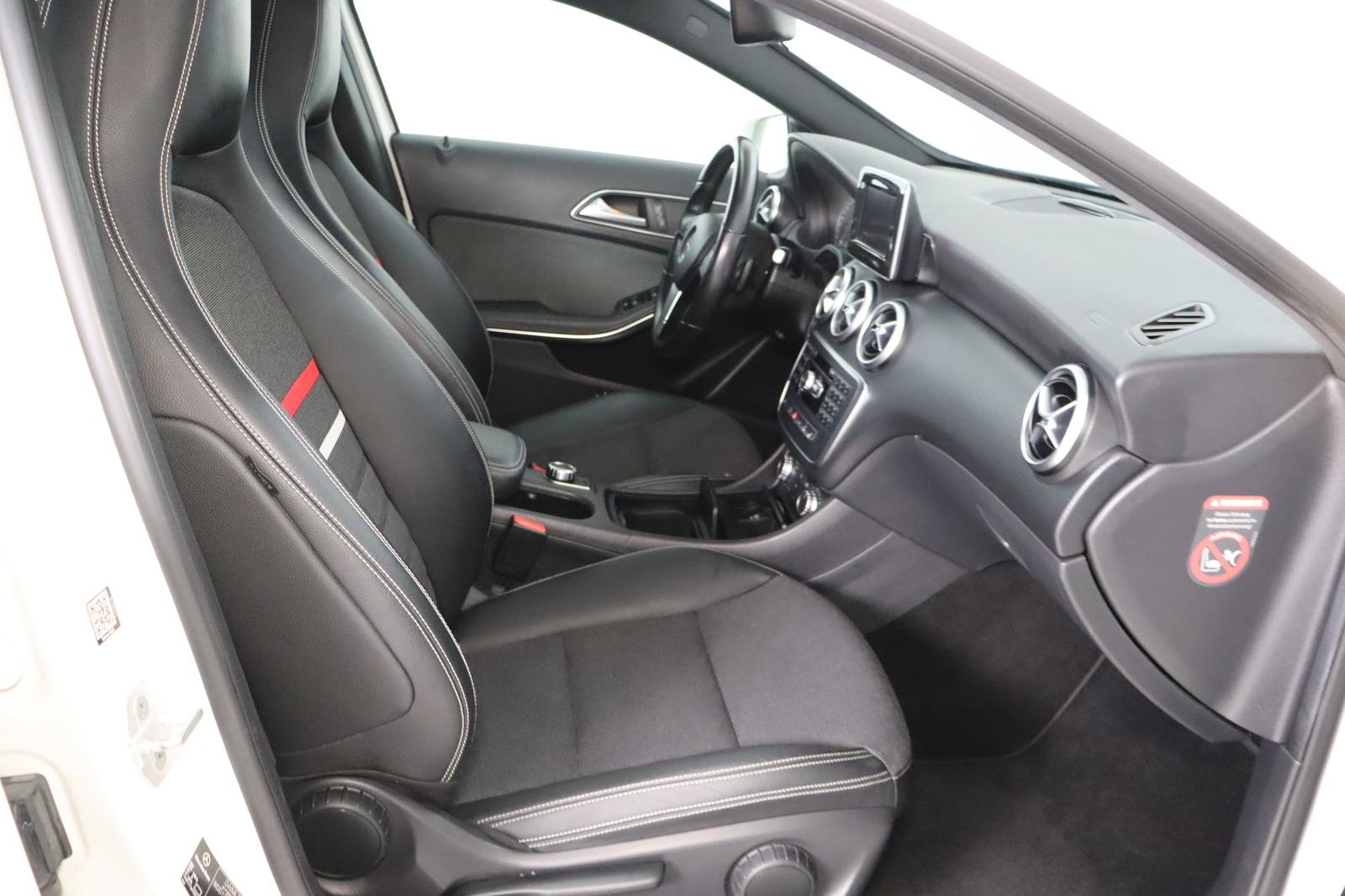 Mercedes-Benz A 180 Sitzhzg. * Xenon * HU/AU + Service neu