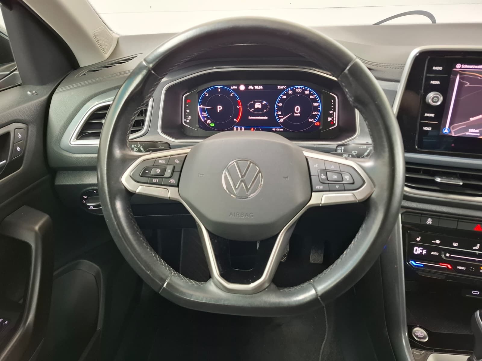 Fahrzeugabbildung Volkswagen T-Roc Style 2,0 TDI DSG +IQ.Drive +Navi +Kamera