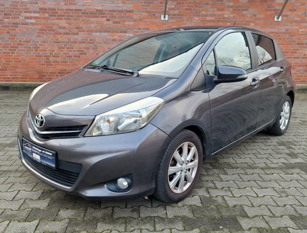 Toyota Yaris // Kamera // Navi // 1.Hand //