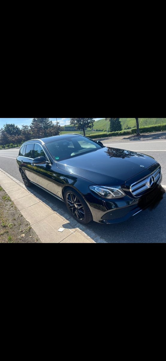 MERCEDES-BENZ E 220d T Autom. -