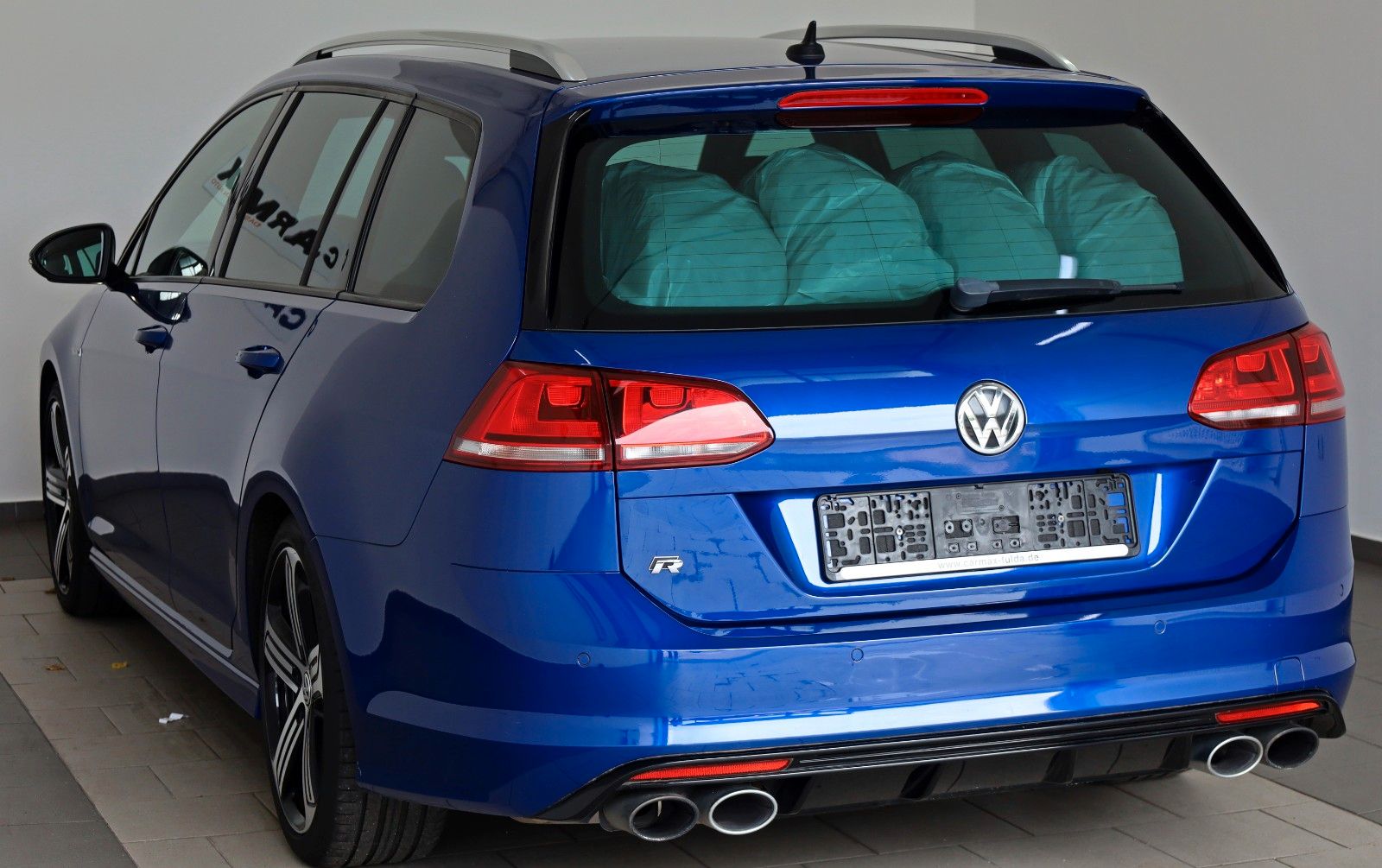 Fahrzeugabbildung Volkswagen Golf VII Variant R 4M Navi,Bi-Xenon,SH,PDC