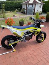 Husqvarna 701 SuperMoto - HUSQVARNA 701 SUPERMOTO