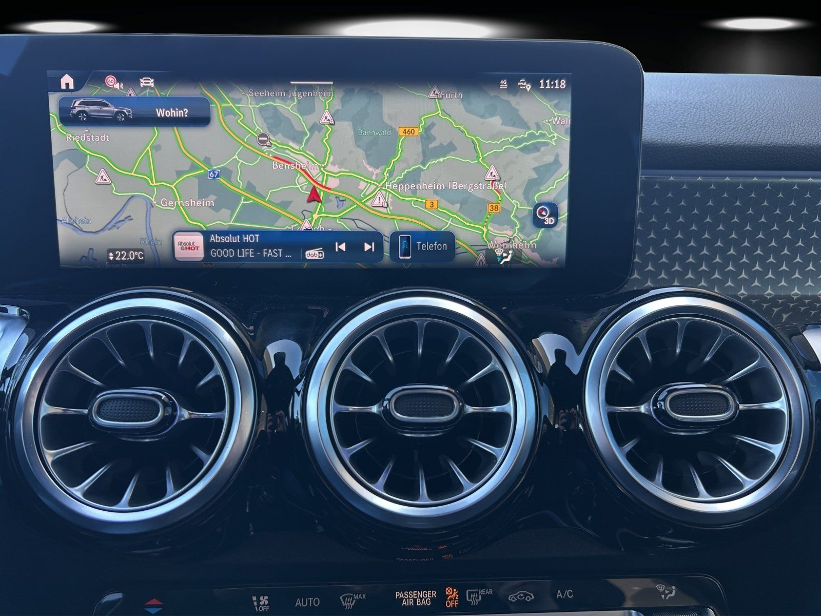 Fahrzeugabbildung Mercedes-Benz GLB 200 AMG 360° AHK KeyGo DISTRONIC Multibeam