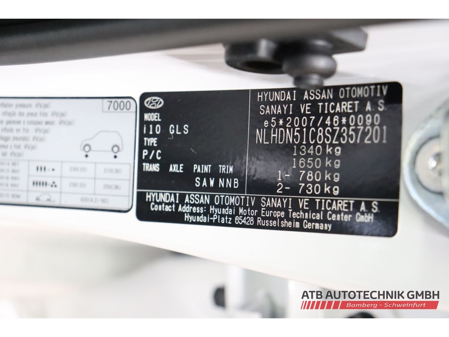 Fahrzeugabbildung Hyundai i10 Select MY25 1.0 Benzin 63 PS 5-MT 2WD Navi A