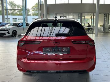 Fotografie des Opel Astra Sports Tourer 1.2 Turbo GS Tech-Paket