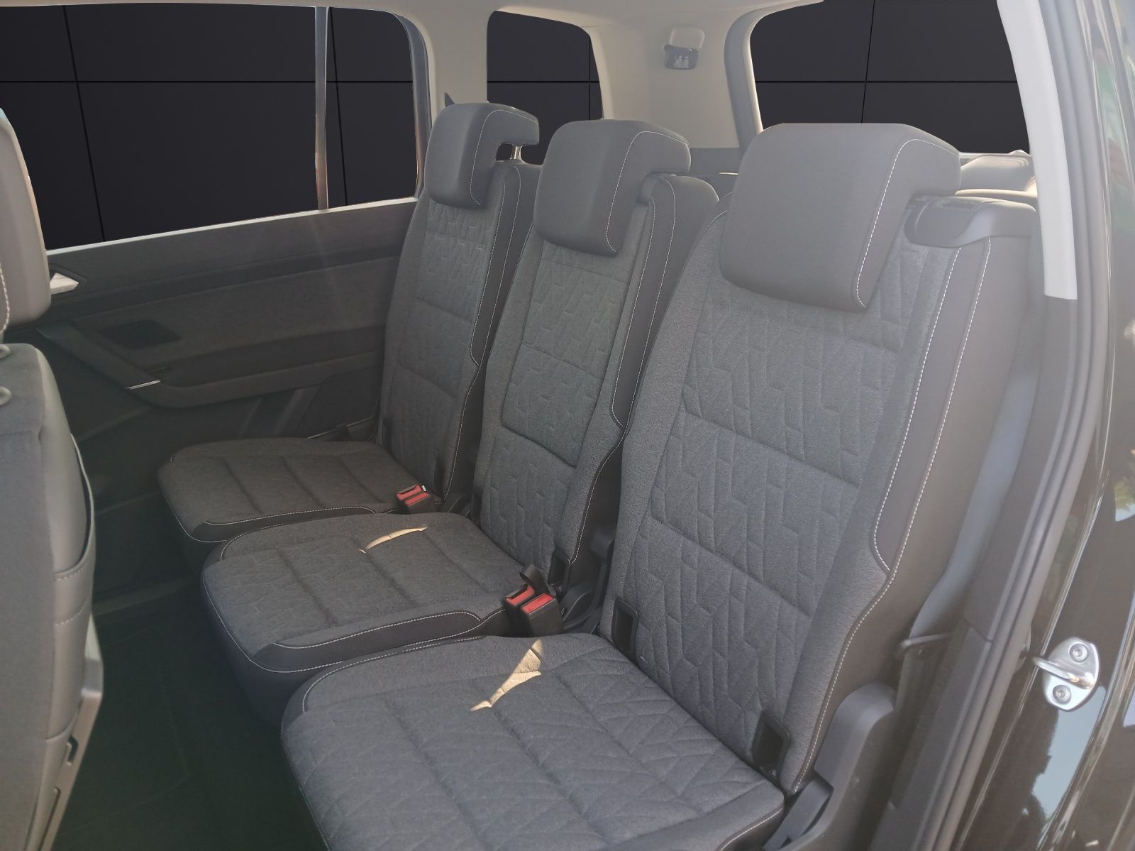 Fahrzeugabbildung Volkswagen Touran TSI Move DSG 7-Si Navi AID ACC PDC SH LM