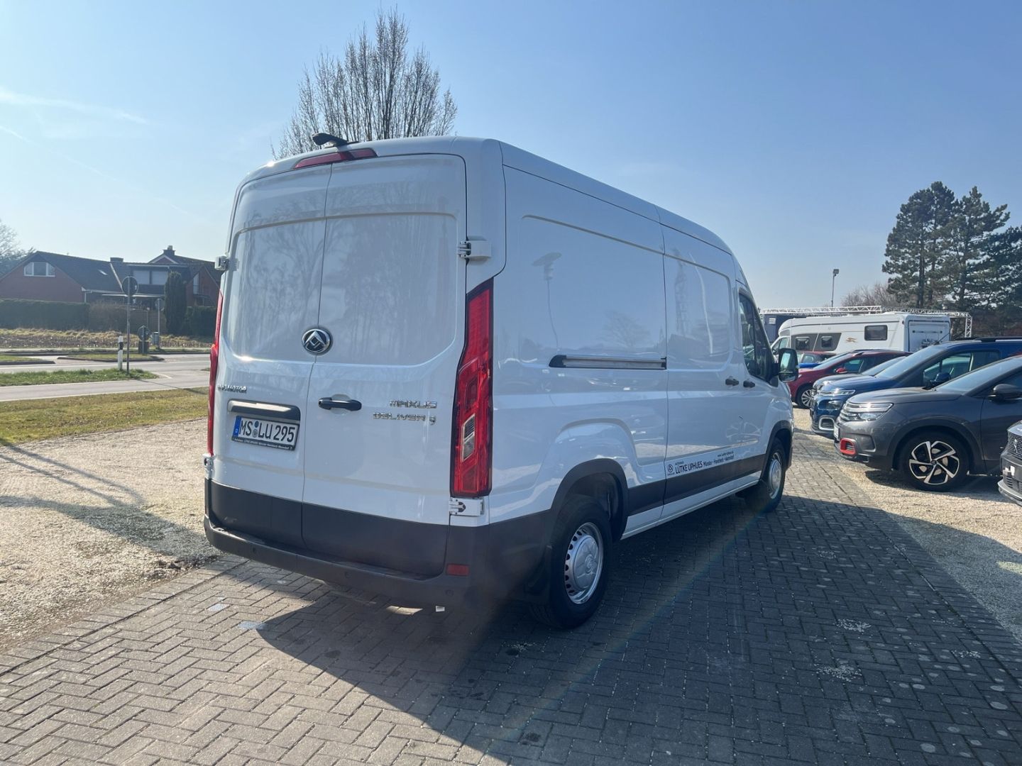 Fahrzeugabbildung Maxus Deliver9 2.0 Diesel Panel Van L3H2 FWD Base inkl