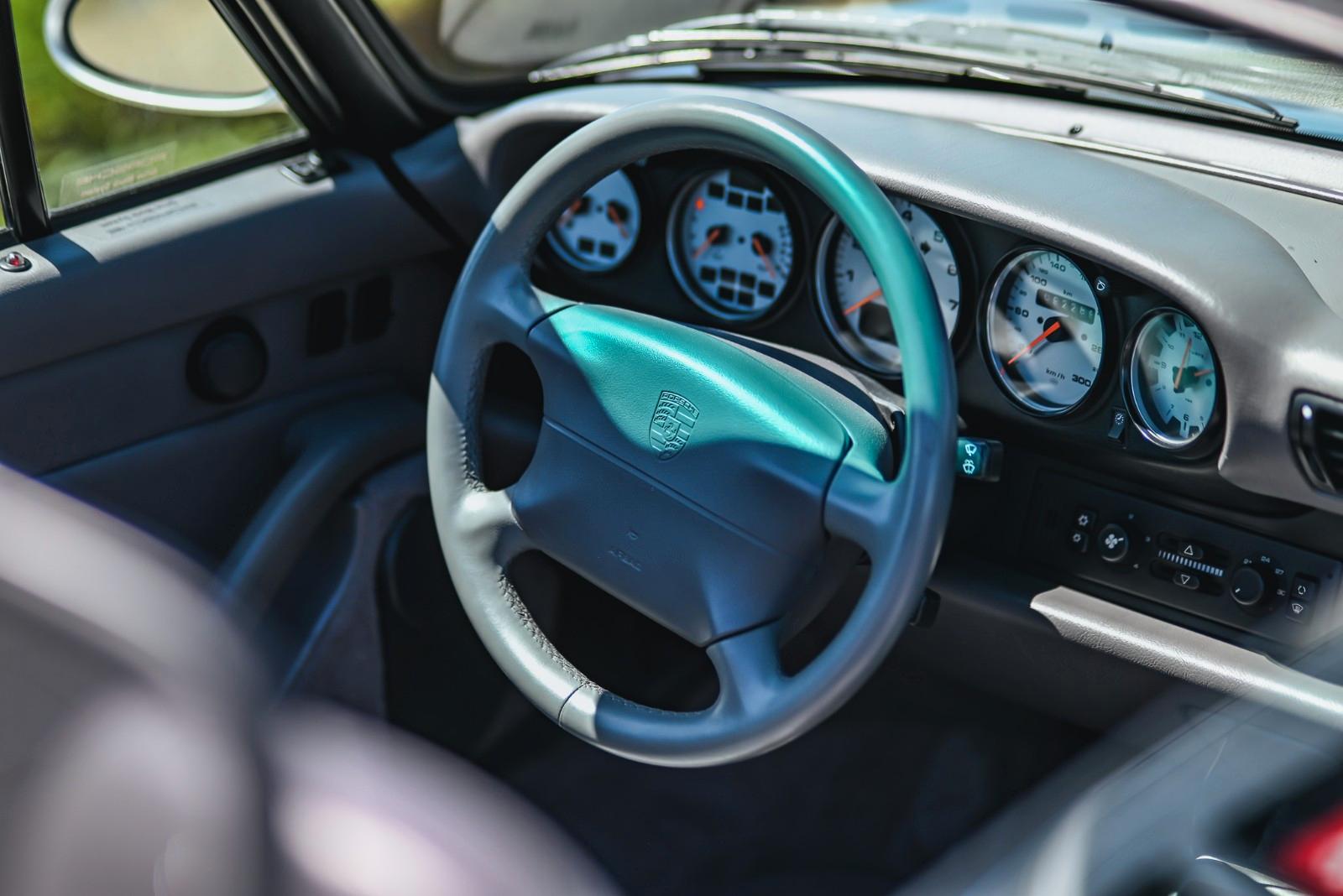Porsche 993 Carrera Cabriolet