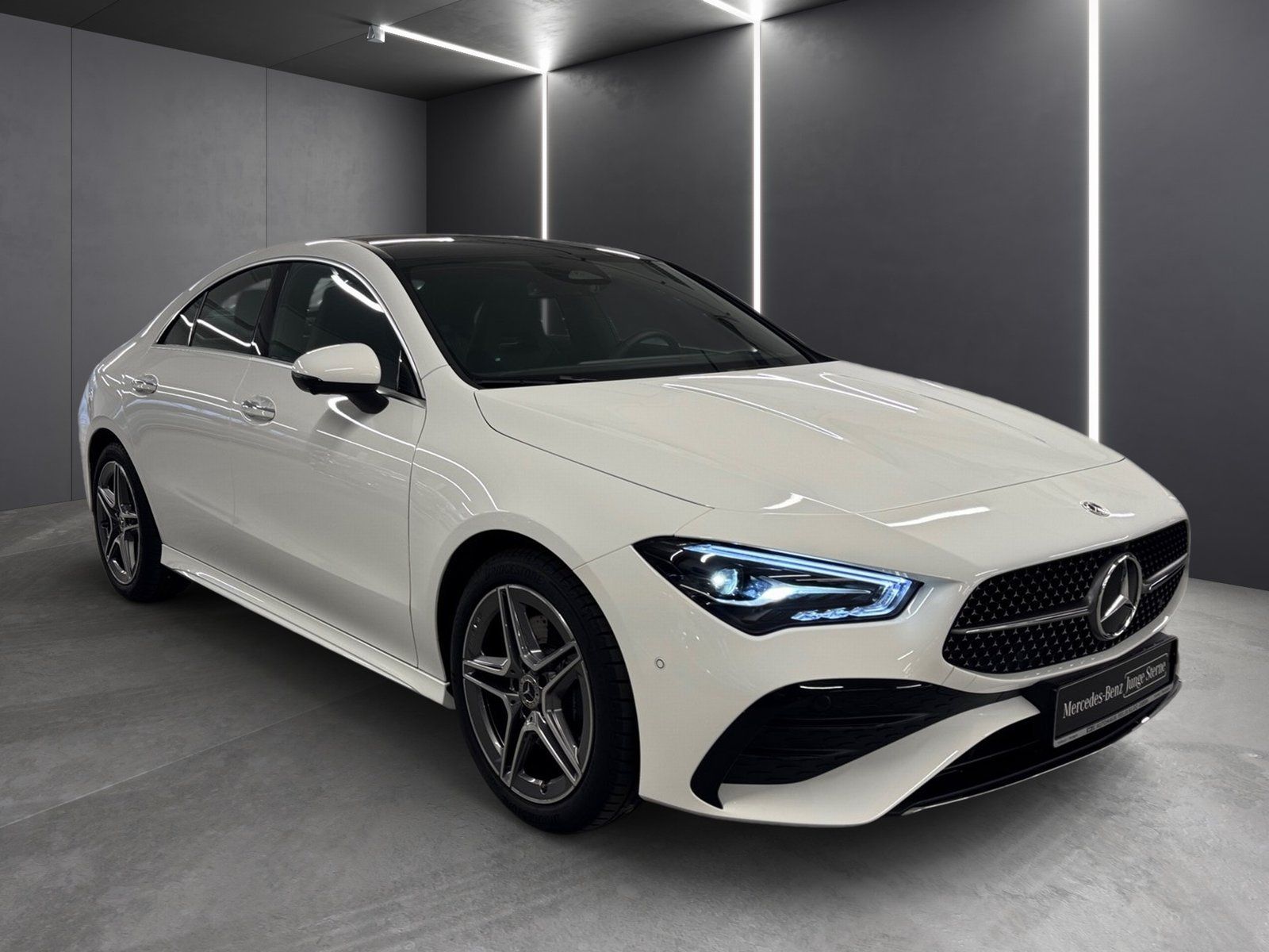 Fahrzeugabbildung Mercedes-Benz CLA 200 AMG*Pano*Distronic*360°*Totwink*CarPlay*