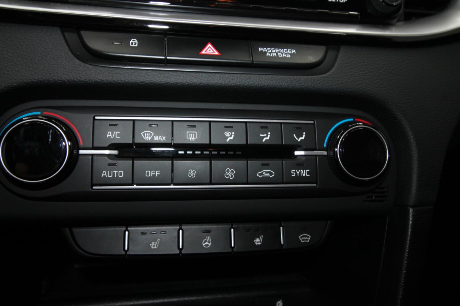 Kia ProCeed GT 1,6 T-GDi LED Virtual ACC Kamera Klap