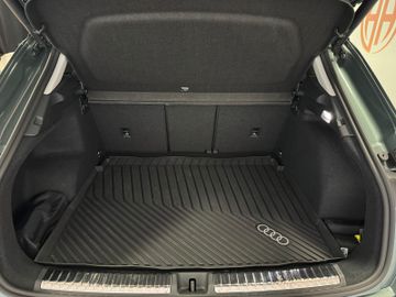 Audi Q3 TFSI 110 kW AHK*StHz*Panodach*
