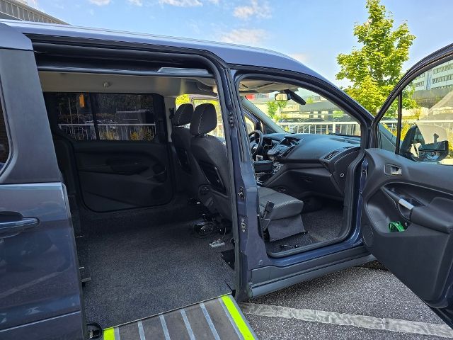 Fahrzeugabbildung Ford Grand Tourneo Connect Paravan Selbstfahrer Rolli