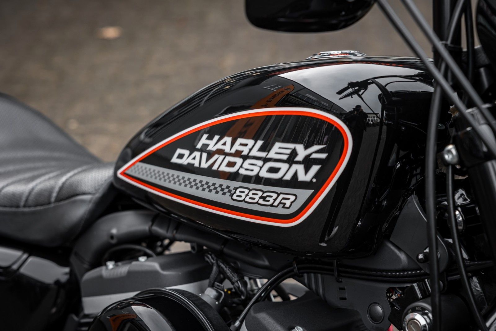 Fahrzeugabbildung Harley-Davidson Sportster XL883R Roadster - MILLER ABGASANLAGE -