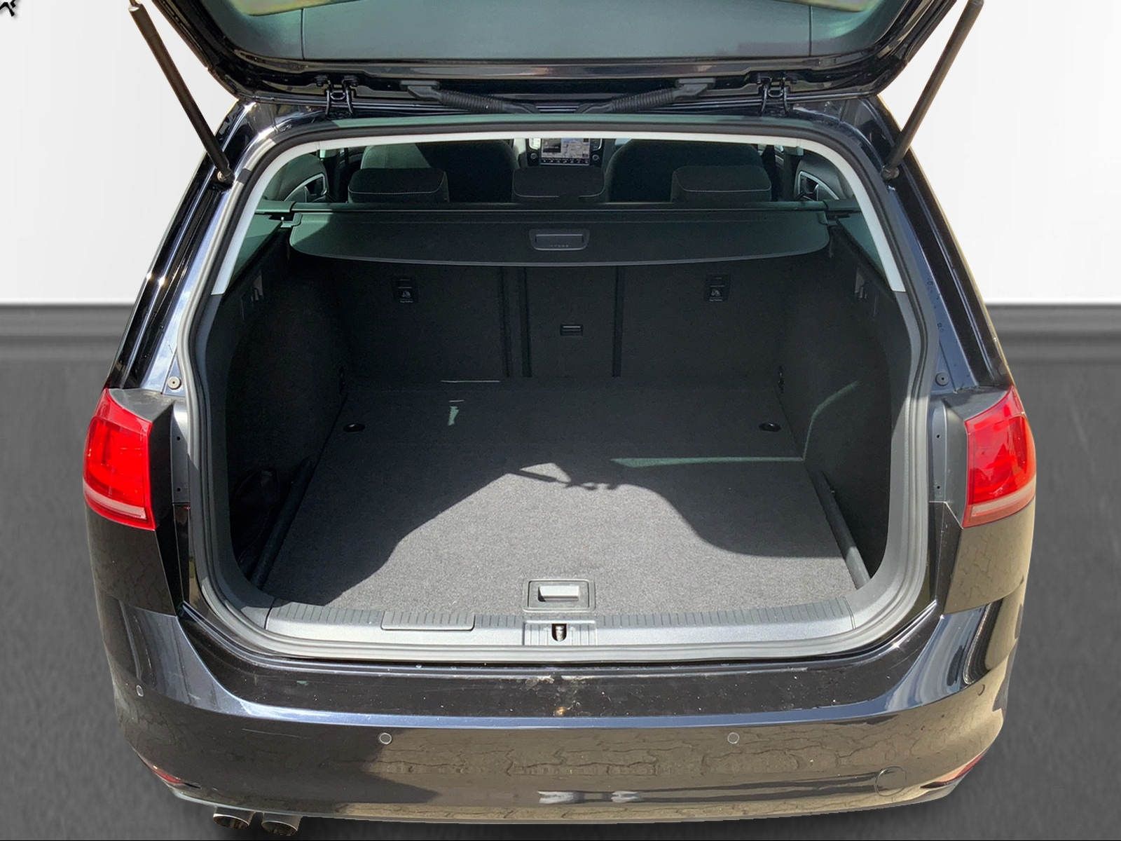 Golf VII Variant 2.0 TDI CUP AHK, NAV, SHZ, PDC.