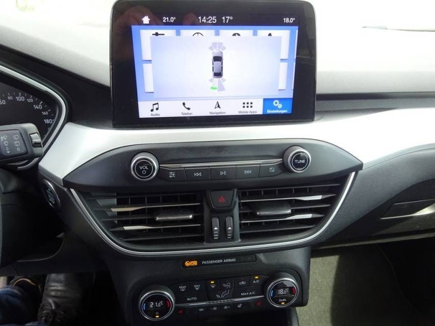 Fahrzeugabbildung Ford FOCUS Cool & Connect 1,0 EcoBoost S/S