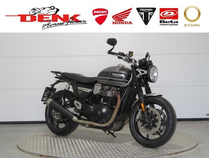 Triumph Speed Twin 1200 Tiefergelegt durch Federbeine