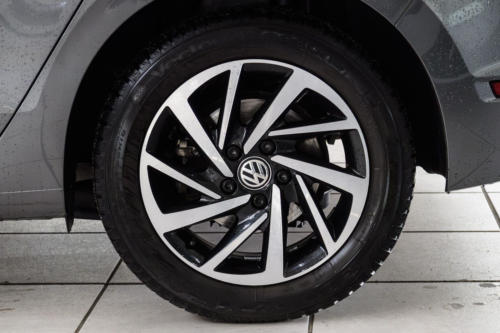 Fahrzeugabbildung Volkswagen Golf Sportsvan+LED+AHK+GJR+SHZ+NAVI+KAMERA