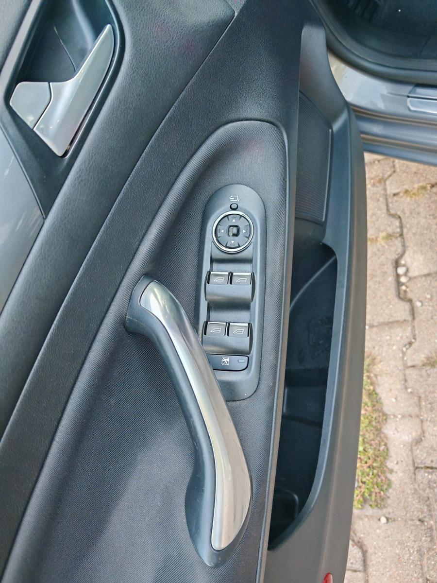 Ford Mondeo 2014 — photo 25