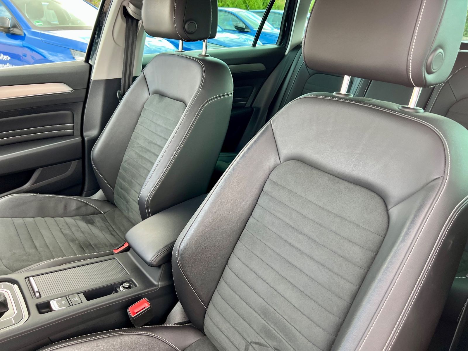 VW Passat Variant Elegance AAC AHK GZJR CARPLAY