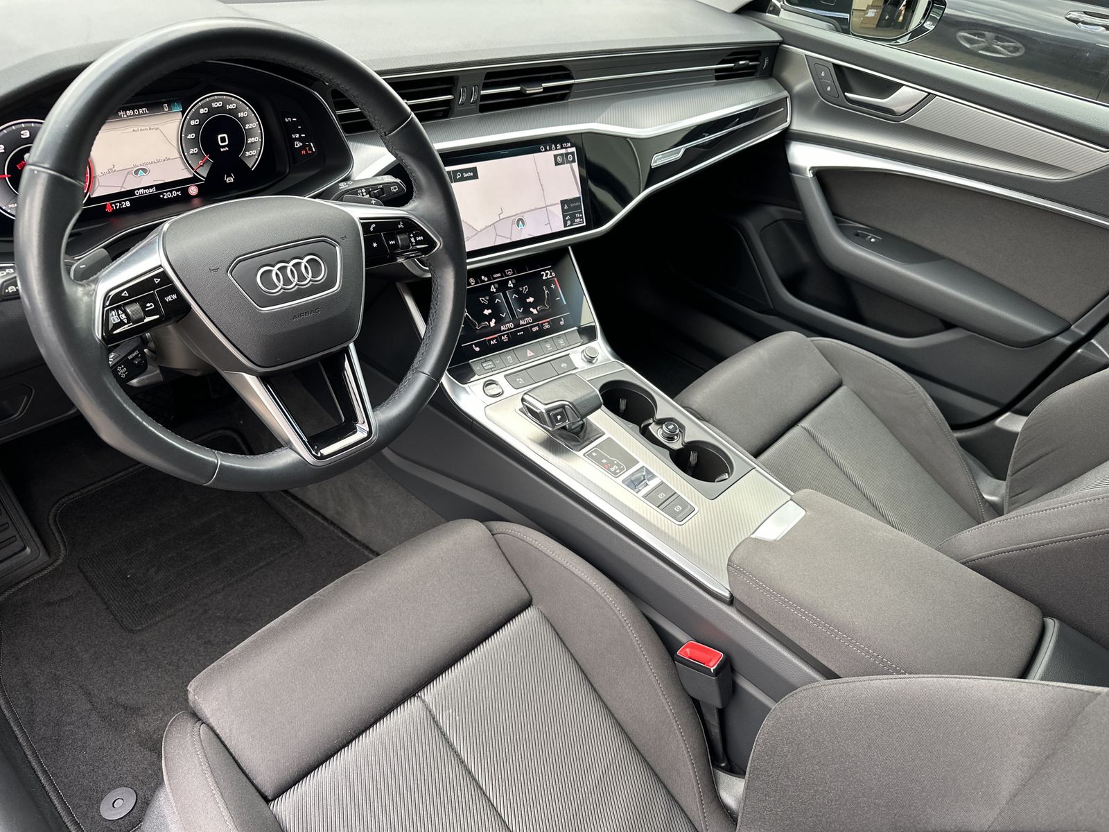 Fahrzeugabbildung Audi A6 Avant 40 TDI S-Tronic Sport NAV+LED+AHK+ACC