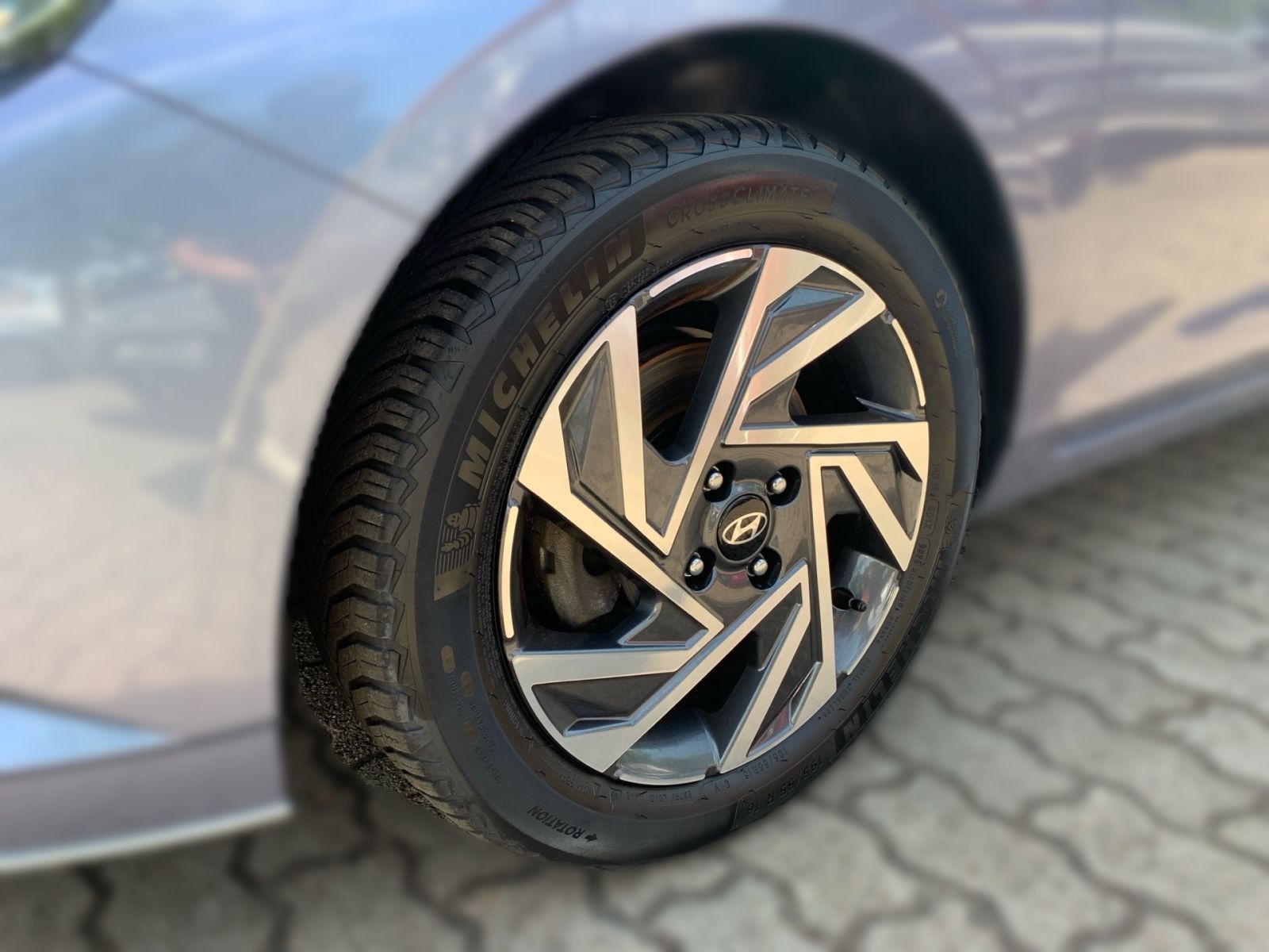 Fahrzeugabbildung Hyundai i20 1.0 T-GDI 7-DCT Trend Navi Allwetter