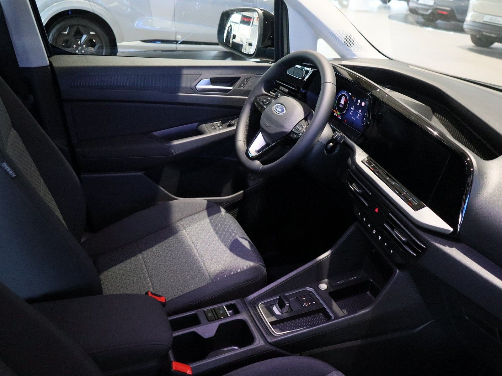 Ford Grand Tourneo Connect PHEV Titanium 7 Sitzer imagem 3