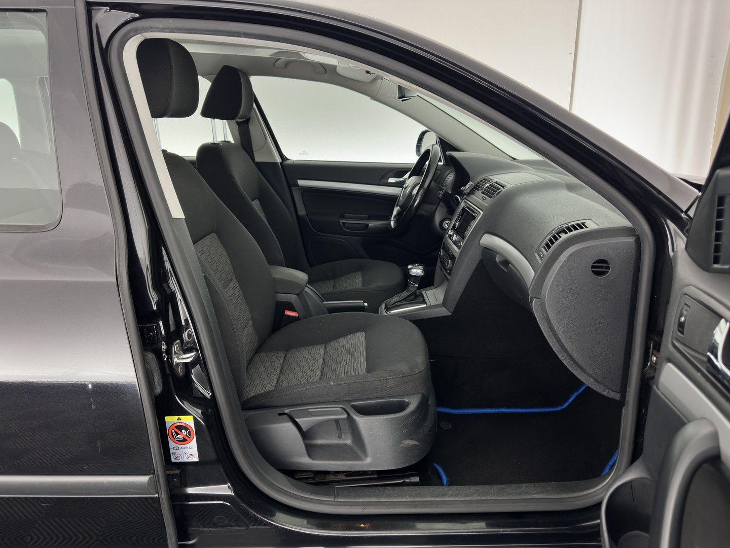 Skoda Octavia 2012 — photo 11