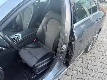 صورة 9 لـ 2018 Mercedes-BENZ C 180
