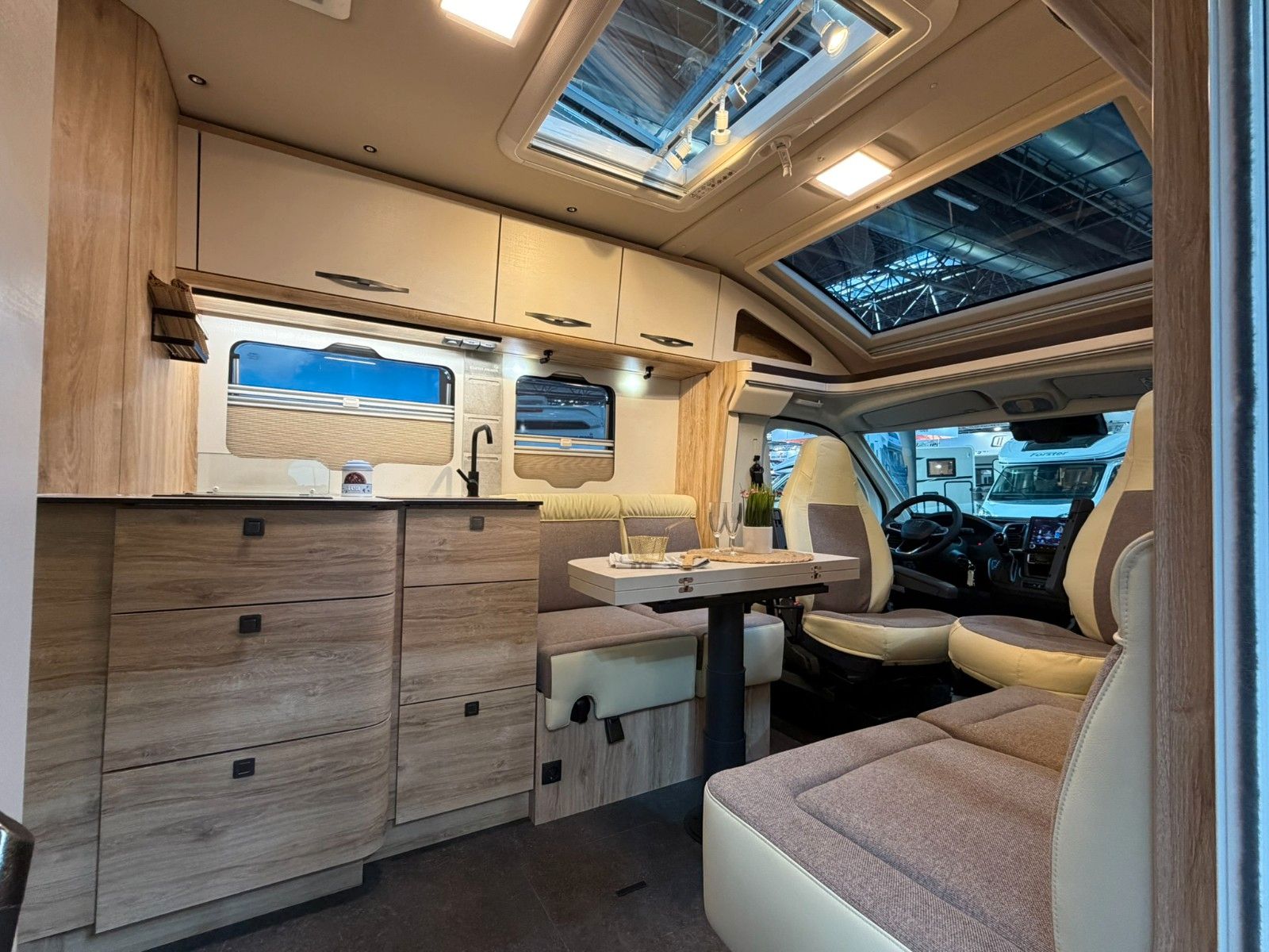 Fahrzeugabbildung Eura Mobil Profila T 720 EF ONYX SONDERMODELL MESSE